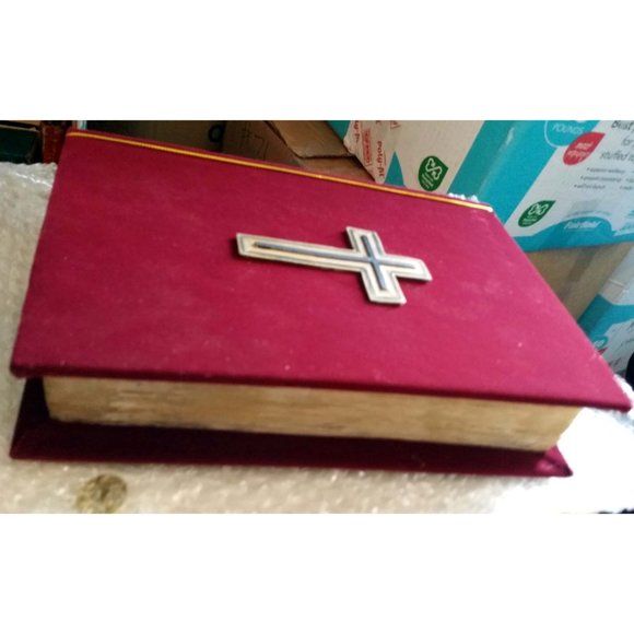 TURTLE King Holy book with 3D communion figures - Picture 3 of 7